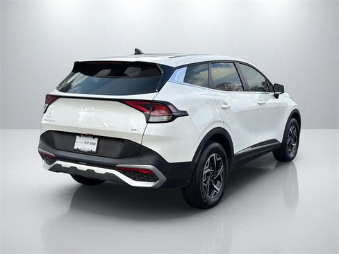 Certified 2025 Kia Sportage LX image 4