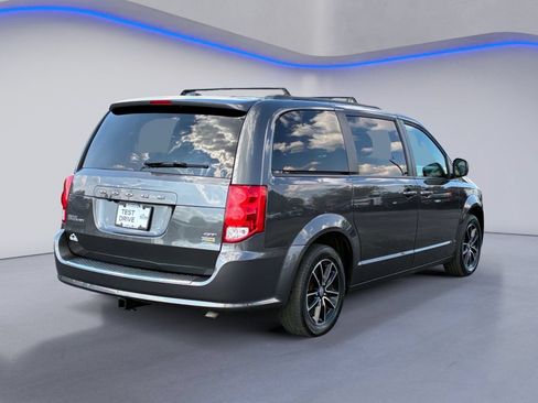 Used 2019 Dodge Grand Caravan GT FWD image 3