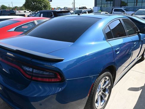 Used 2020 Dodge Charger SXT w/ Blacktop Package image 5