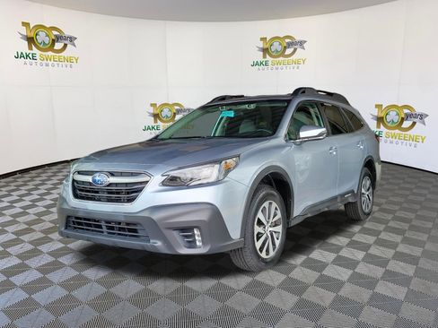 Used 2022 Subaru Outback Premium AWD/4WD image 3