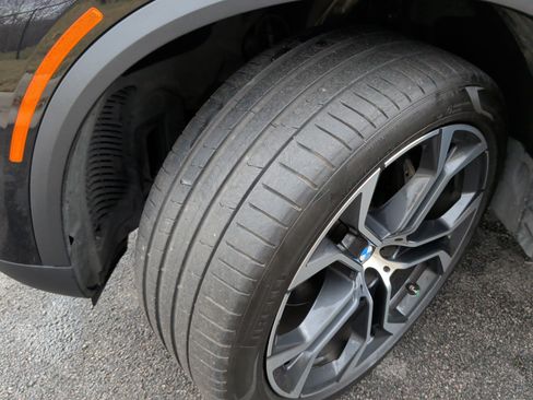 Certified 2024 BMW X5 sDrive40i w/ Premium Package image 12