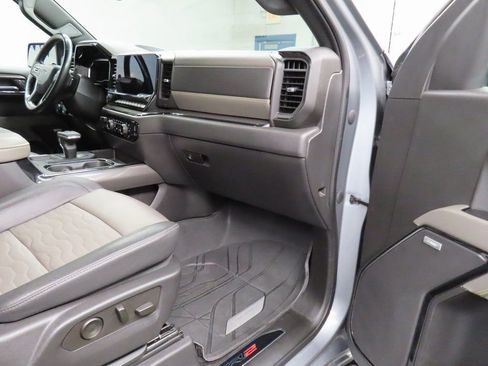 Used 2023 Chevrolet Silverado 1500 ZR2 w/ Technology Package image 35