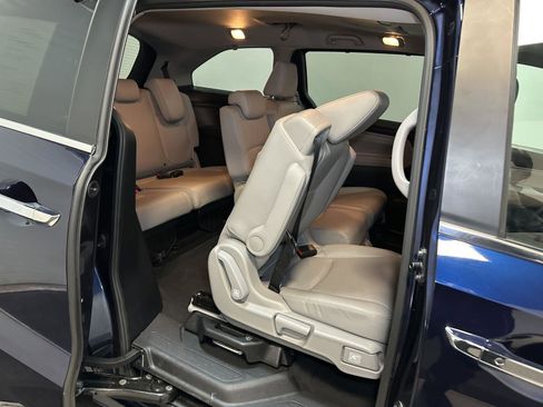 Certified 2024 Honda Odyssey Touring image 33