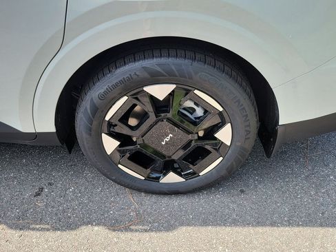 New 2026 Kia Carnival EX FWD image 38
