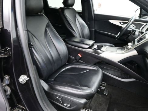 Used 2019 Lincoln Nautilus Premier image 22