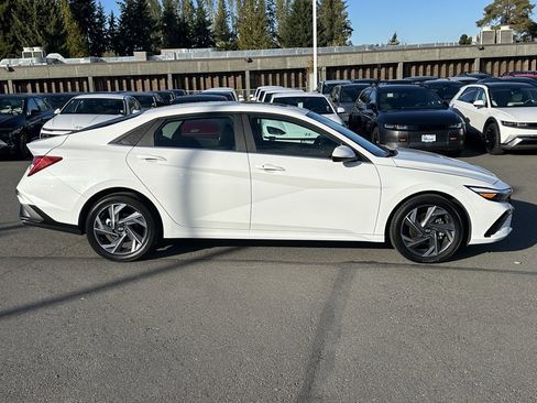 Certified 2025 Hyundai Elantra SEL w/ Cargo Package image 10