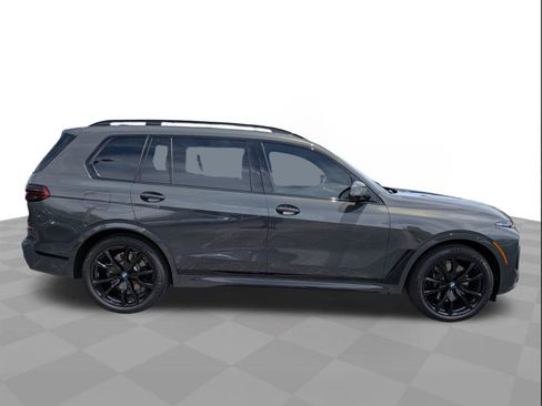 Used 2026 BMW X7 xDrive40i w/ M Sport Package AWD/4WD image 3