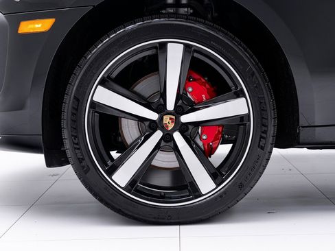 New 2025 Porsche Macan S image 12