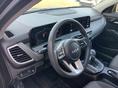Used 2024 Kia Seltos LX AWD/4WD image 13