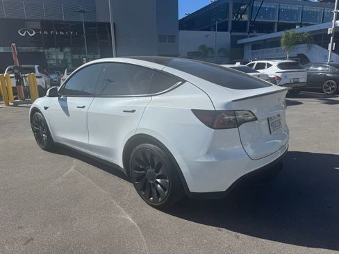Used 2022 Tesla Model Y Performance image 4
