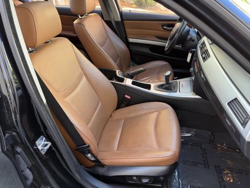 Used 2010 BMW 328i Sedan RWD image 16