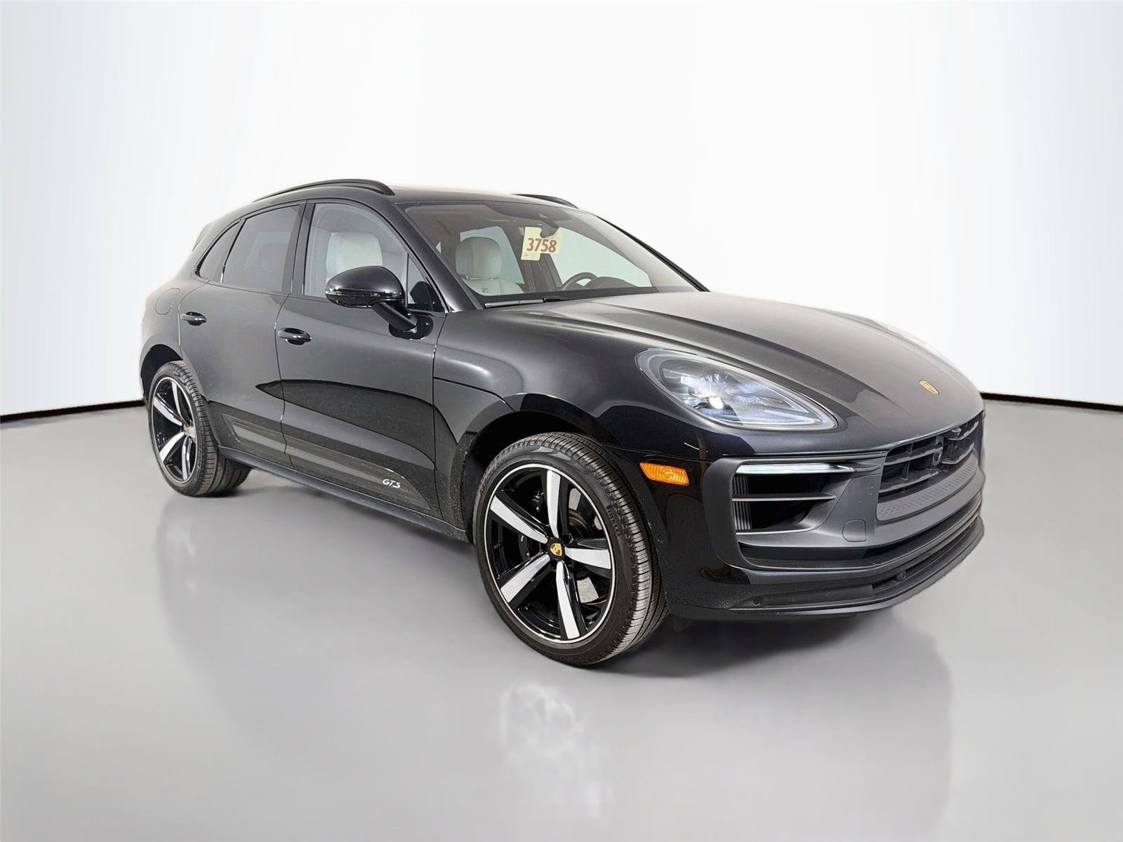 Certified 2026 Porsche Macan GTS AWD/4WD image 9