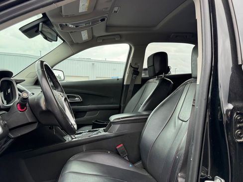 Used 2017 Chevrolet Equinox Premier w/ Enhanced Convenience Package FWD image 11