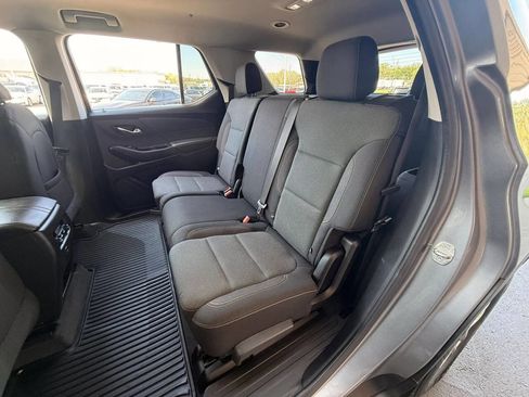 Used 2021 Chevrolet Traverse LS AWD/4WD image 17