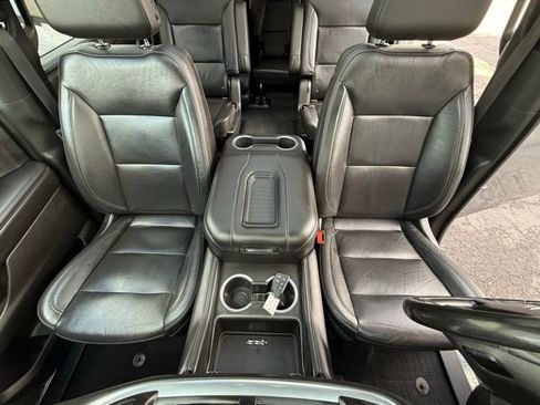 Used 2021 Chevrolet Tahoe Z71 w/ Z71 Signature Package image 18