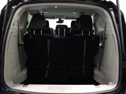 Used 2023 Chrysler Pacifica Touring-L FWD image 15