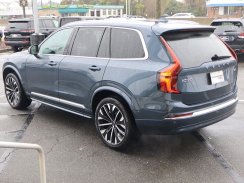 Used 2025 Volvo XC90 B5 Plus image 8
