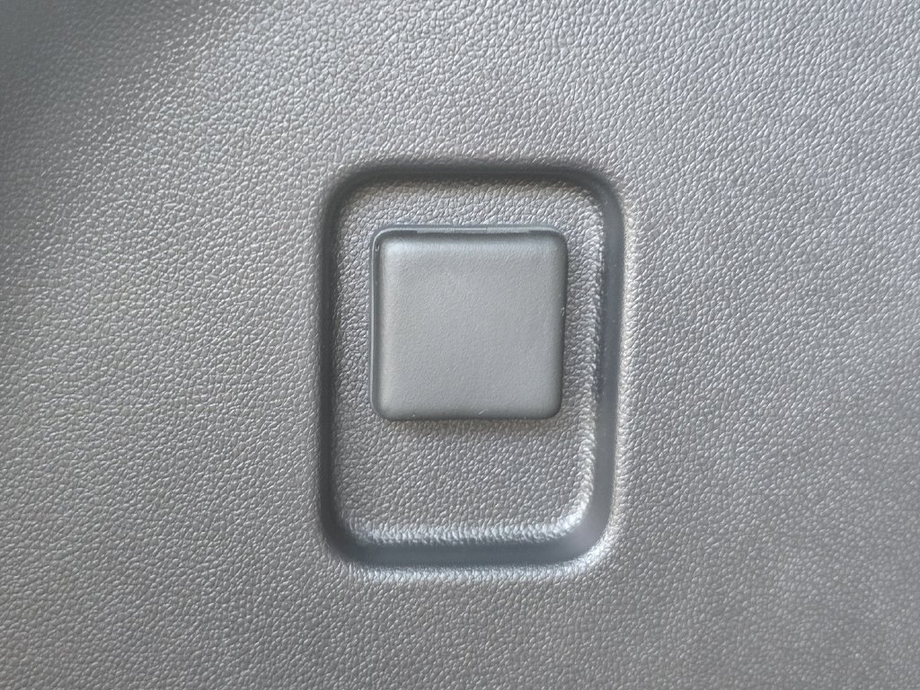 Used 2025 Chevrolet Equinox EV LT FWD image 14