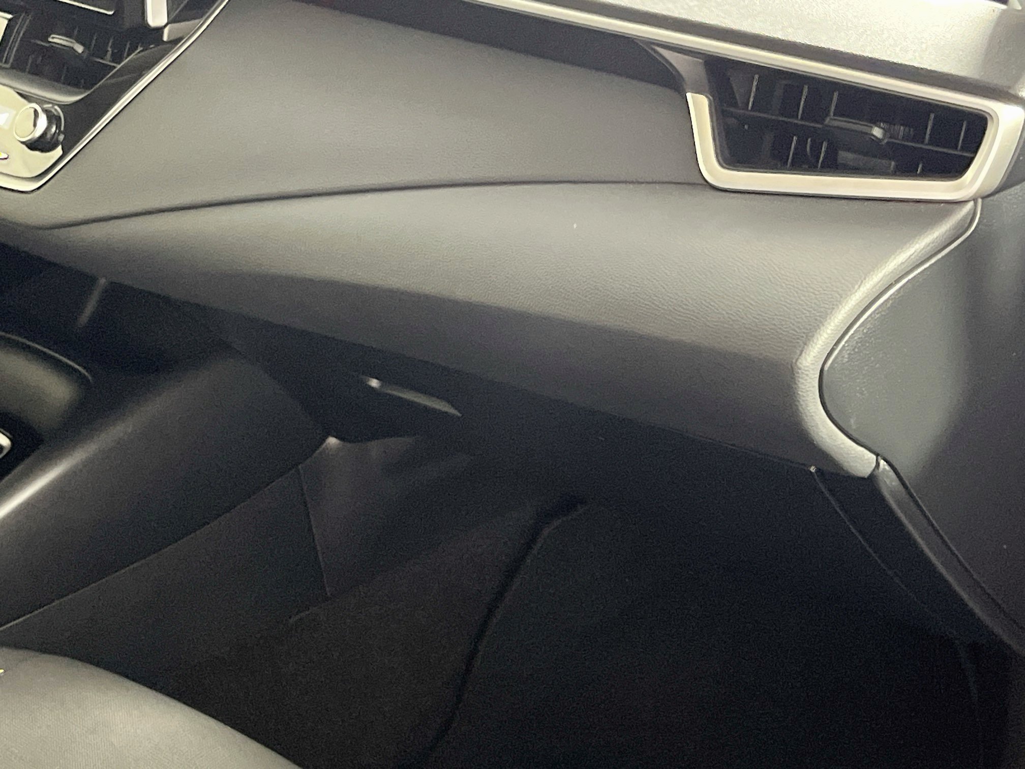 Used 2021 Toyota Corolla LE FWD image 33