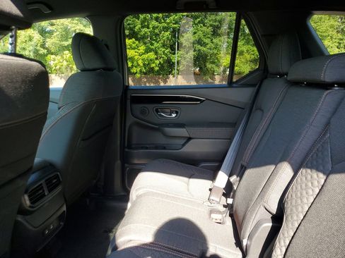 New 2026 Honda Pilot Sport image 8