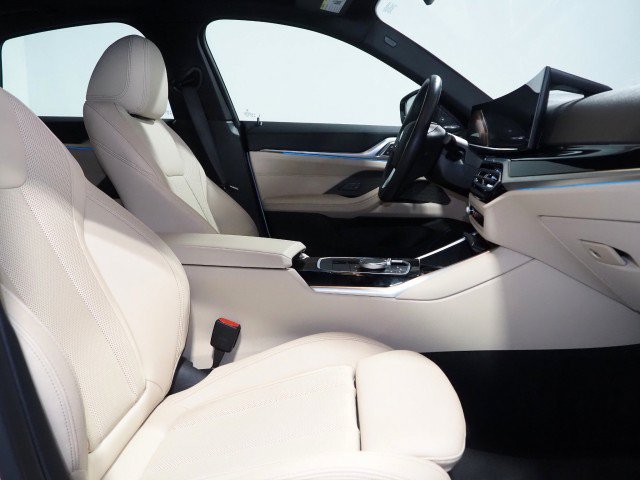 Used 2023 BMW i4 eDrive40 RWD image 15