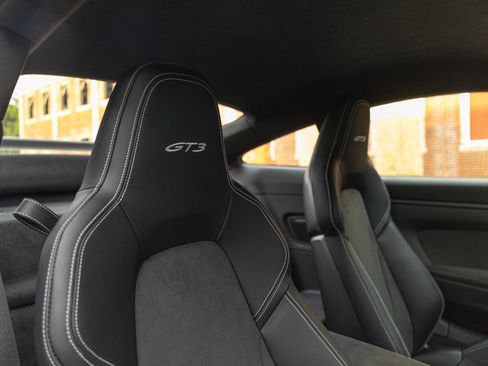 Used 2022 Porsche 911 GT3 RWD image 17