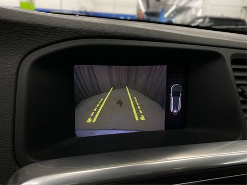 Used 2018 Volvo V60 T5 Cross Country AWD/4WD image 32