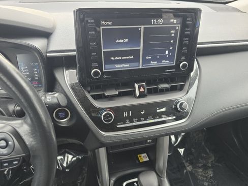 Used 2022 Toyota Corolla Cross LE image 29