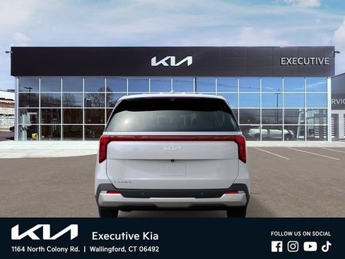 New 2026 Kia Carnival LX FWD image 5
