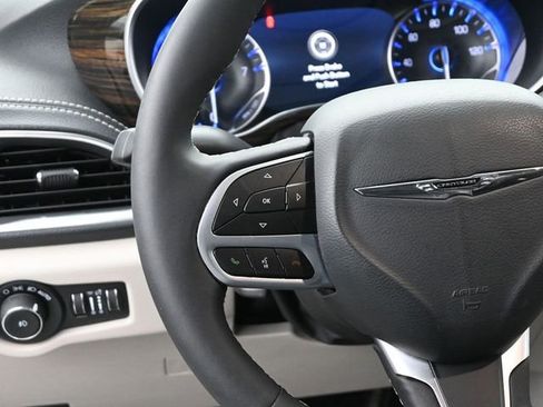 Used 2024 Chrysler Pacifica Limited w/ Trailer Tow Group image 28