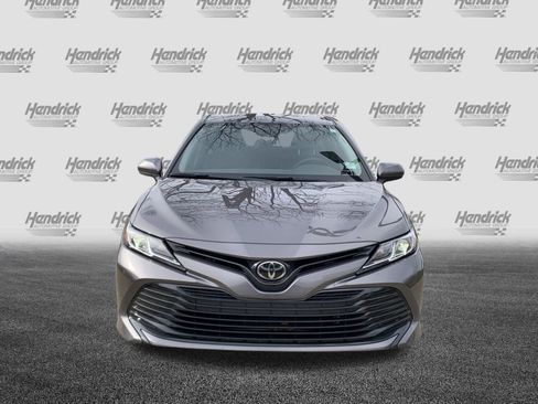 Used 2020 Toyota Camry LE image 3