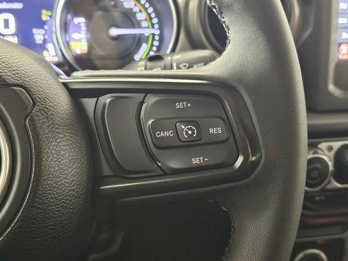 Used 2023 Jeep Wrangler Unlimited AWD/4WD image 25
