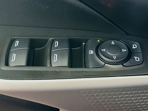 Used 2024 Chevrolet Trax RS w/ Driver Confidence Package image 17