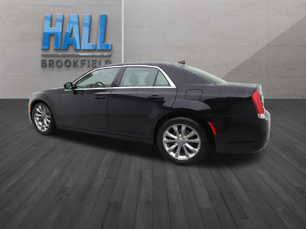 Used 2019 Chrysler 300 Touring L w/ Quick Order Package 22F AWD/4WD image 3