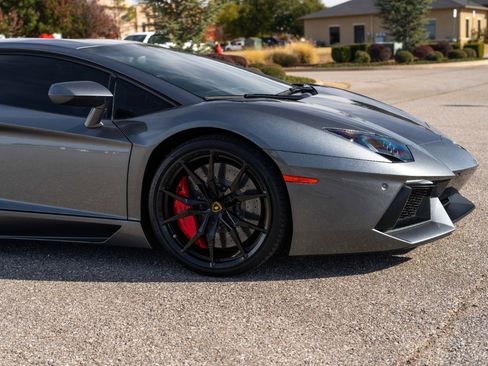 Used 2014 Lamborghini Aventador LP 700-4 image 12