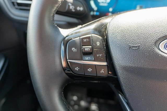 Used 2025 Ford Escape Platinum AWD/4WD image 22