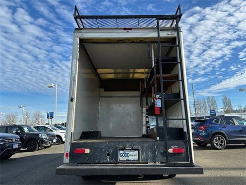 Used 2017 GMC Savana 3500 image 34