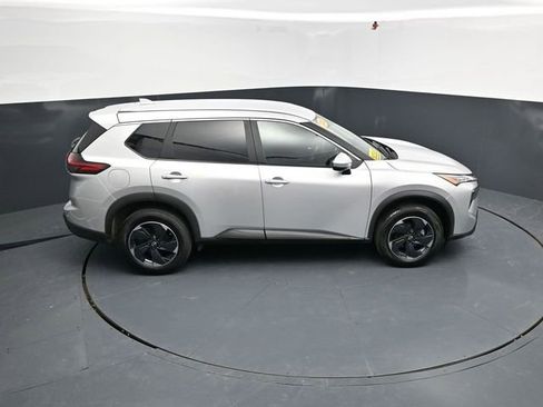 Used 2025 Nissan Rogue SV AWD/4WD image 41