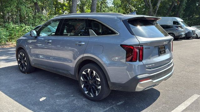 Used 2025 Kia Sorento SX FWD image 5
