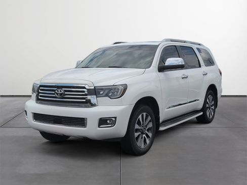 Used 2019 Toyota Sequoia Limited w/ Safety & Convenience Package RWD image 2