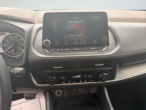 Used 2023 Nissan Rogue SV FWD image 35