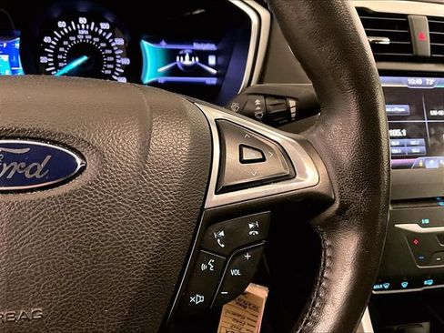 Used 2013 Ford Fusion SE FWD image 18