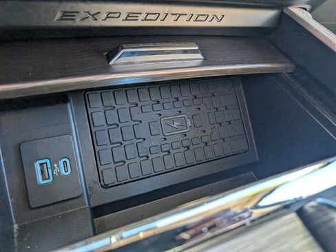 Used 2024 Ford Expedition Max Limited image 7