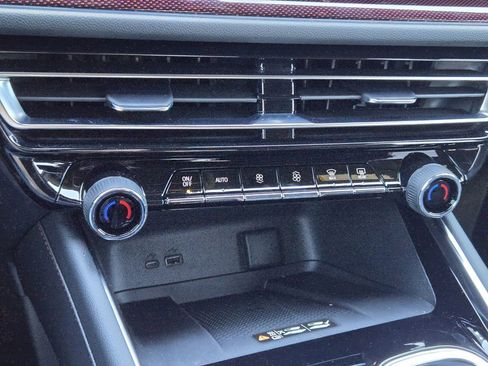 New 2026 Chevrolet Traverse RS image 15