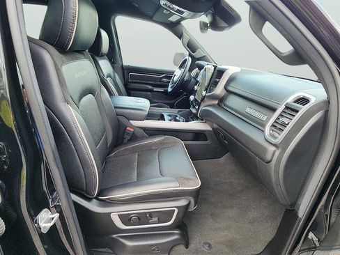 Used 2023 RAM 1500 Laramie AWD/4WD image 18