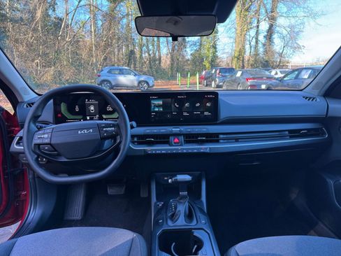Used 2025 Kia K4 LXS image 27