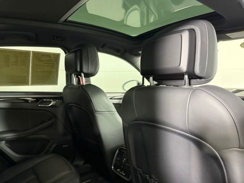 Used 2022 Porsche Macan S image 29