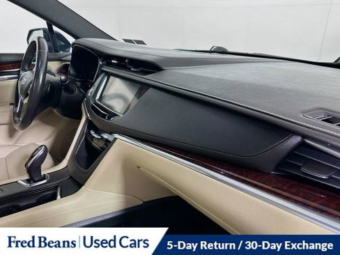 Used 2018 Cadillac XT5 Luxury w/ Driver Awareness Package image 32