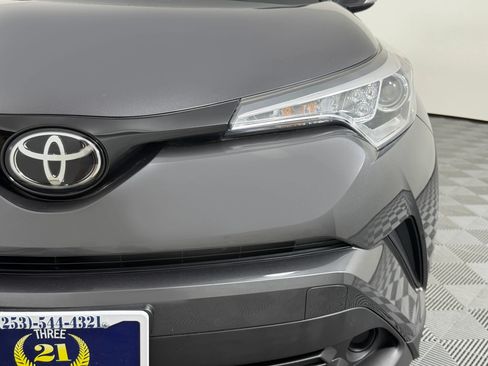 Used 2018 Toyota C-HR XLE FWD image 5