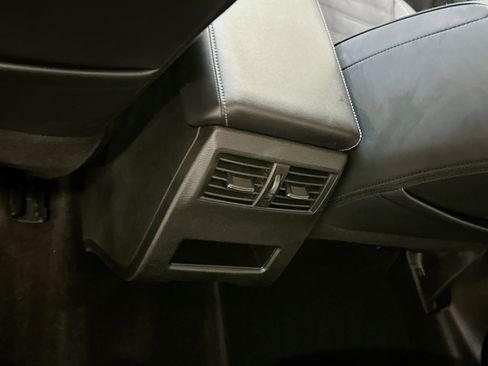 Used 2025 Mitsubishi Outlander SE image 28